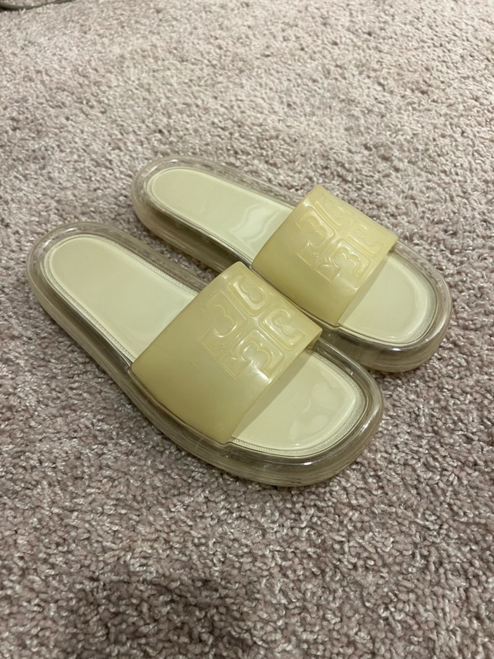 Tory Burch Glossy Pale Yellow Jelly Slide Sandals - Picture 2 of 4